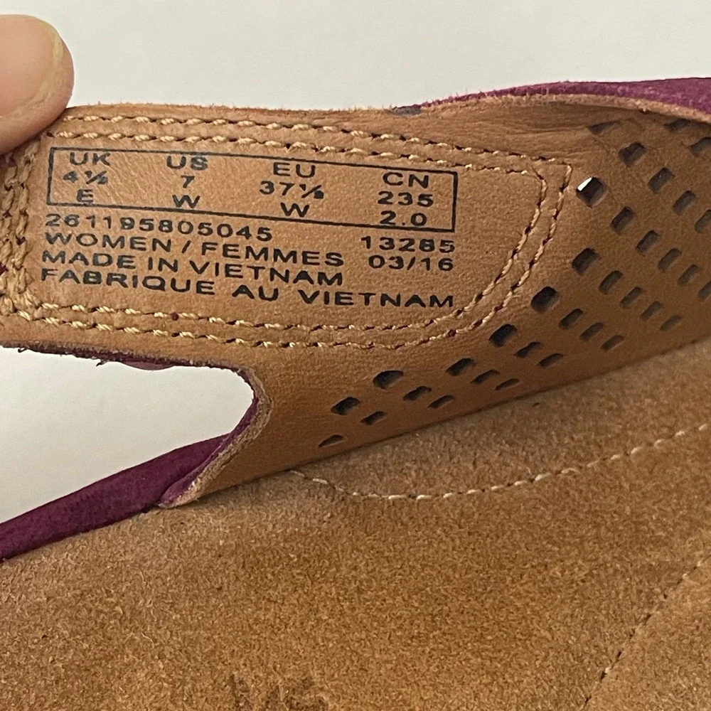 Clarks Clarene Award Womens 7 W Perforated Wedge Slingback Sandals Comfort Plum‎